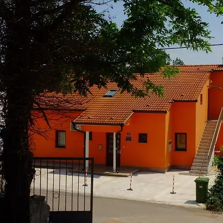 Apartments Marco Antonio Lovran