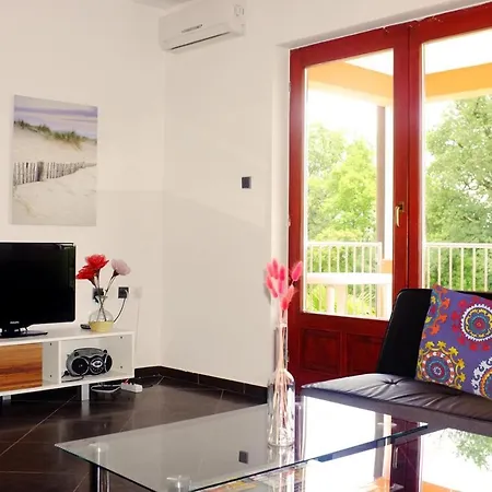 Apartments Marco Antonio Lovran