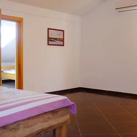 Apartments Marco Antonio Lovran